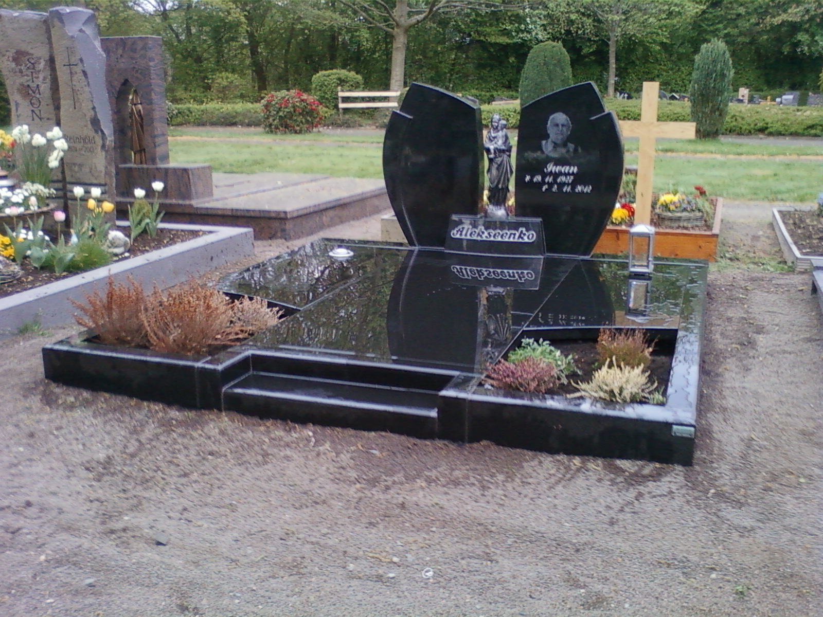 Familiengrabmal Alekseenko, Wirges Friedhof